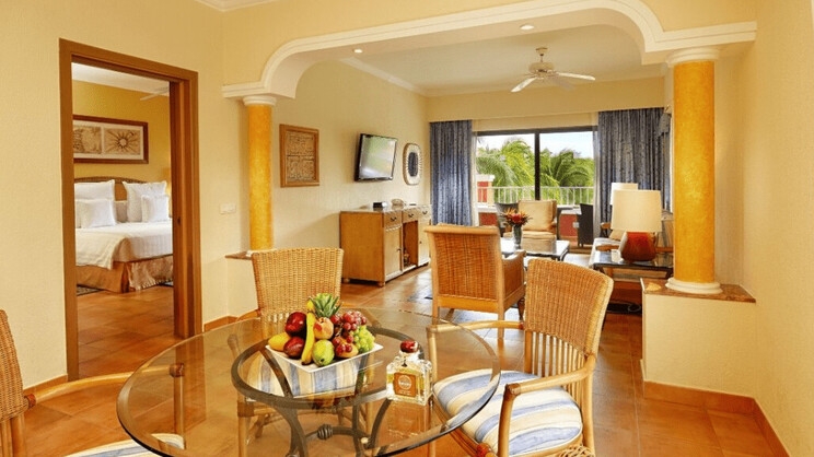 Oceanfront Premium Level Suite